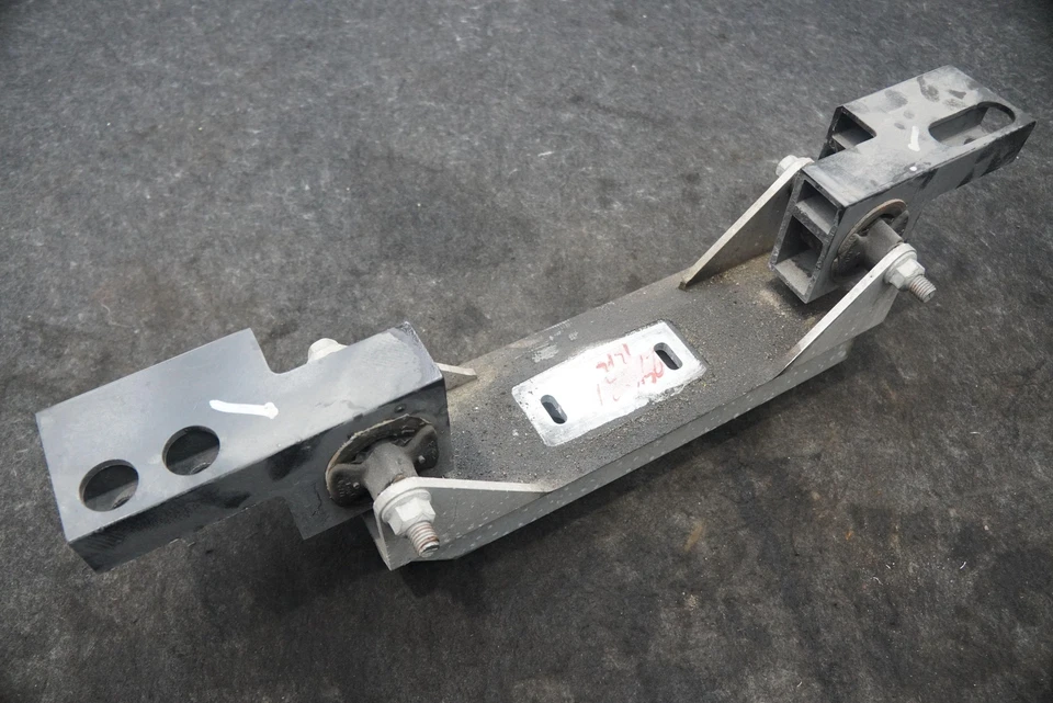 Soporte de soporte de travesaño de transmisión 4865186AB Plymouth Prowler 1999 Foto 2 de 4