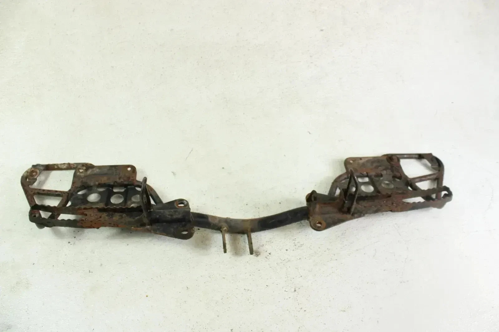 1995 Suzuki King Quad 300 OEM Footrest 43510-39DV0 B4495