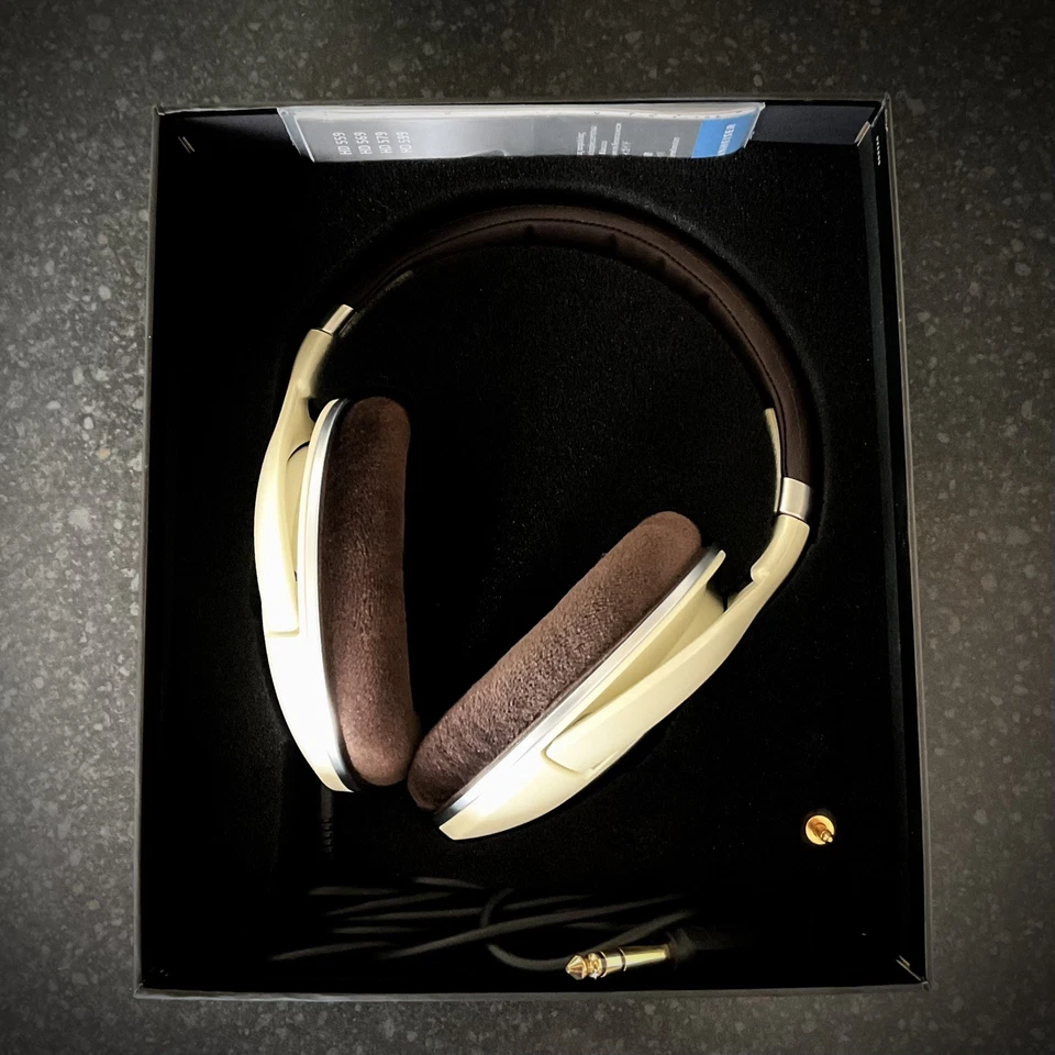 Sennheiser HD 599, photo 3 of 3