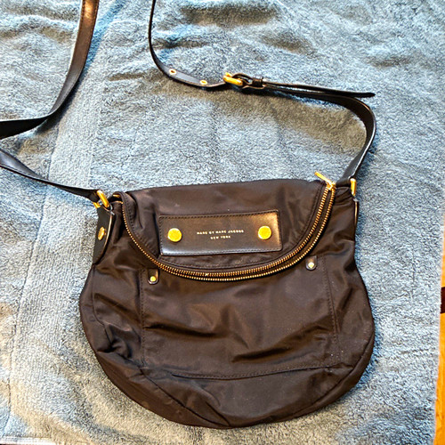 Marc by Marc Jacobs Black Women’s Crossbody Bag Zip Gold Hardware Adj Strap