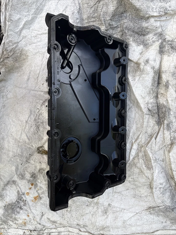 Б/У крышка клапана 038-103-469 для 2004-05 Volkswagen Jetta 1.9 GLS TDI BEW - Изображение 4 из 4