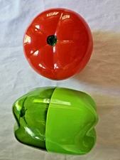 Hutzler Tomato Saver & Unbranded Pepper Keeper VG