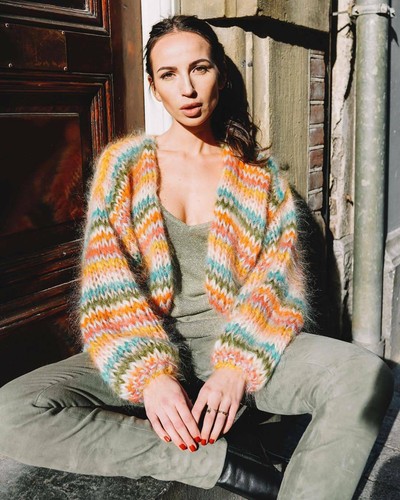 Women Rainbow Striped Knit Cardigan 