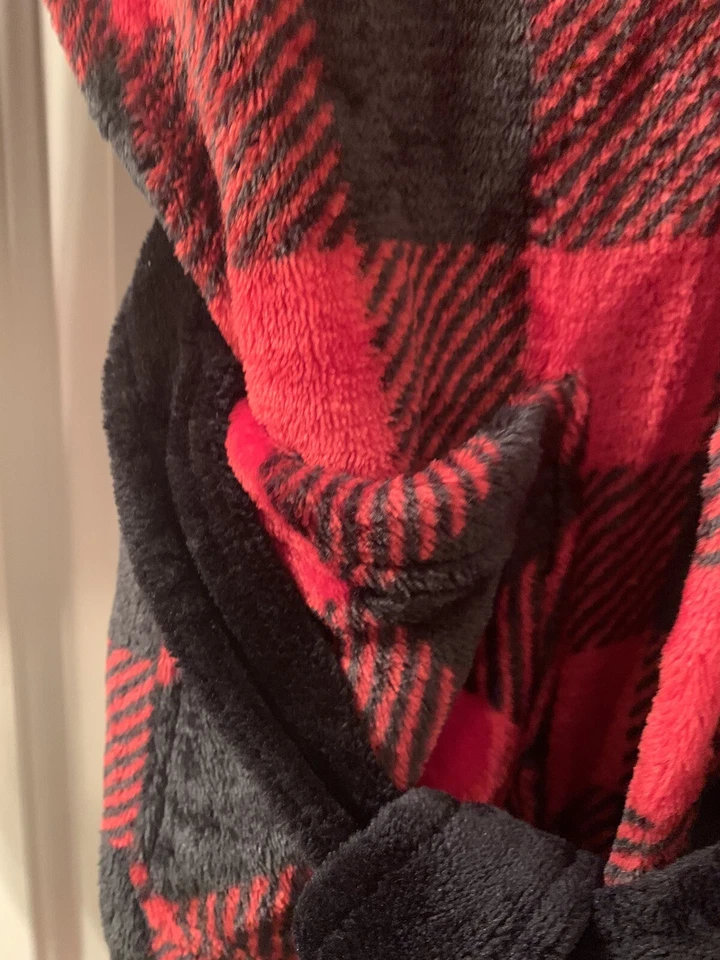 Cuddl Duds Boys Buffalo Plaid Robe Bathrobe Size Medium Red Black - Image 4 of 4