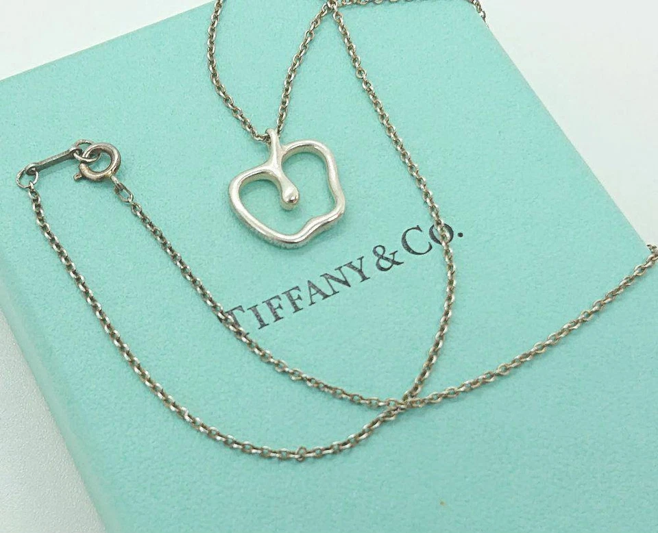 Collana con ciondolo mela originale Tiffany & Co. in argento sterling 925 Els... - Immagine 2 di 4