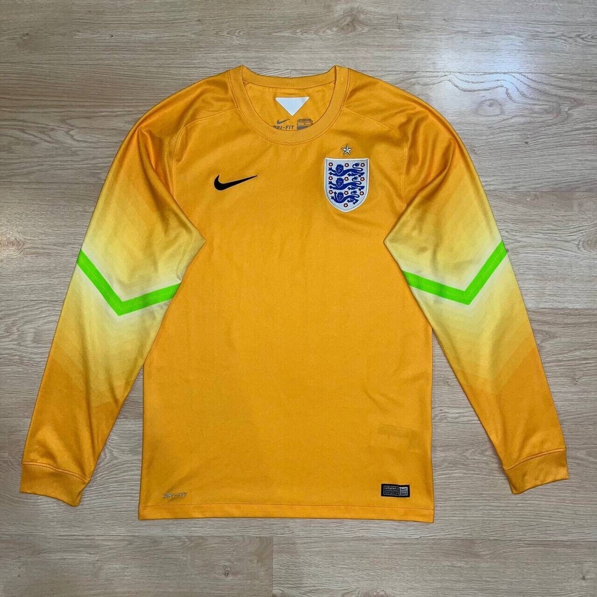 ENGLAND NIKE 2014 WORLD. UP FOOTBALL GOALKEEPER JERSEY SIZE S
