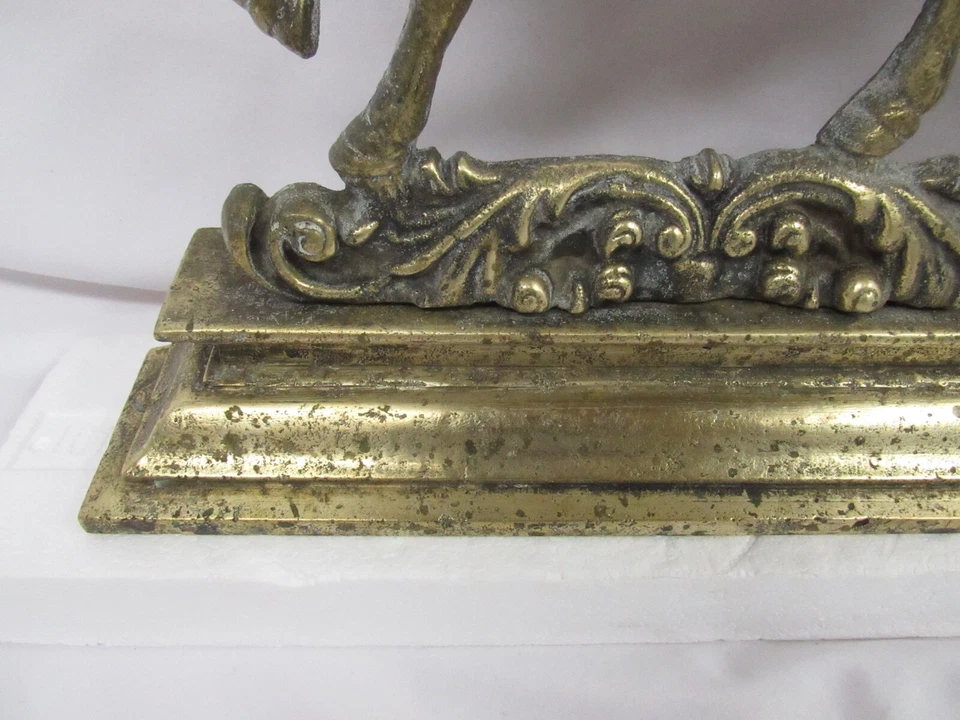 De colección Metal Fundido Latón Caballo Puerta Pedestal Doma Ecuestre Ramping Foto 2 de 4