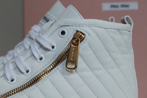 8.5 / 38.5 Miu Miu Pointed Toe White Leather Lace up High Top Sneaker Flat Shoes - Picture 3 of 12