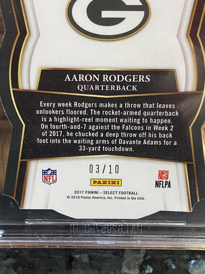 🔥2017 Aaron Rodgers PANINI SELECT GOLD PRIZM DIE-CUT REFRACTOR /10 #175 BGS 9.5 - Image 3 of 4