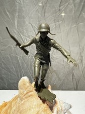 Vintage 6  Marx WW II American U.S. Marine USMC Hard Green Plastic Army Man  