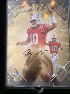 2025 Fanatics Emanate Autograph Drake Maye Gold Auto 41/50 Patriots NFL Beauty!!