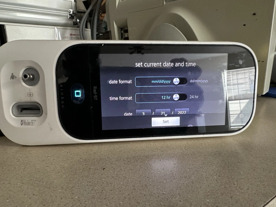 Masimo Rad-97 Bedside Pulse CO-Oximeter, Dark Spot On Screen When Is Off - Image 4 of 4