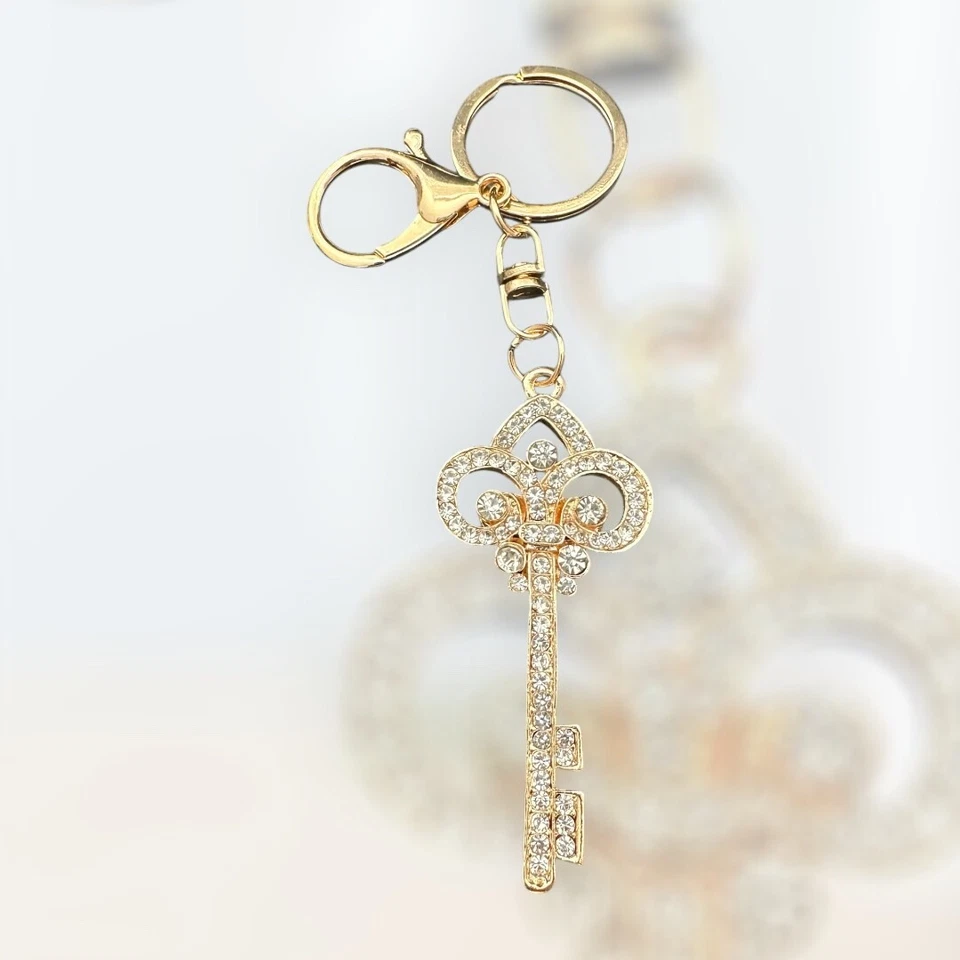 Dije de bolso de llave dorado de la suerte con diamantes de imitación de lujo, llavero, accesorio de llavero Foto 3 de 3