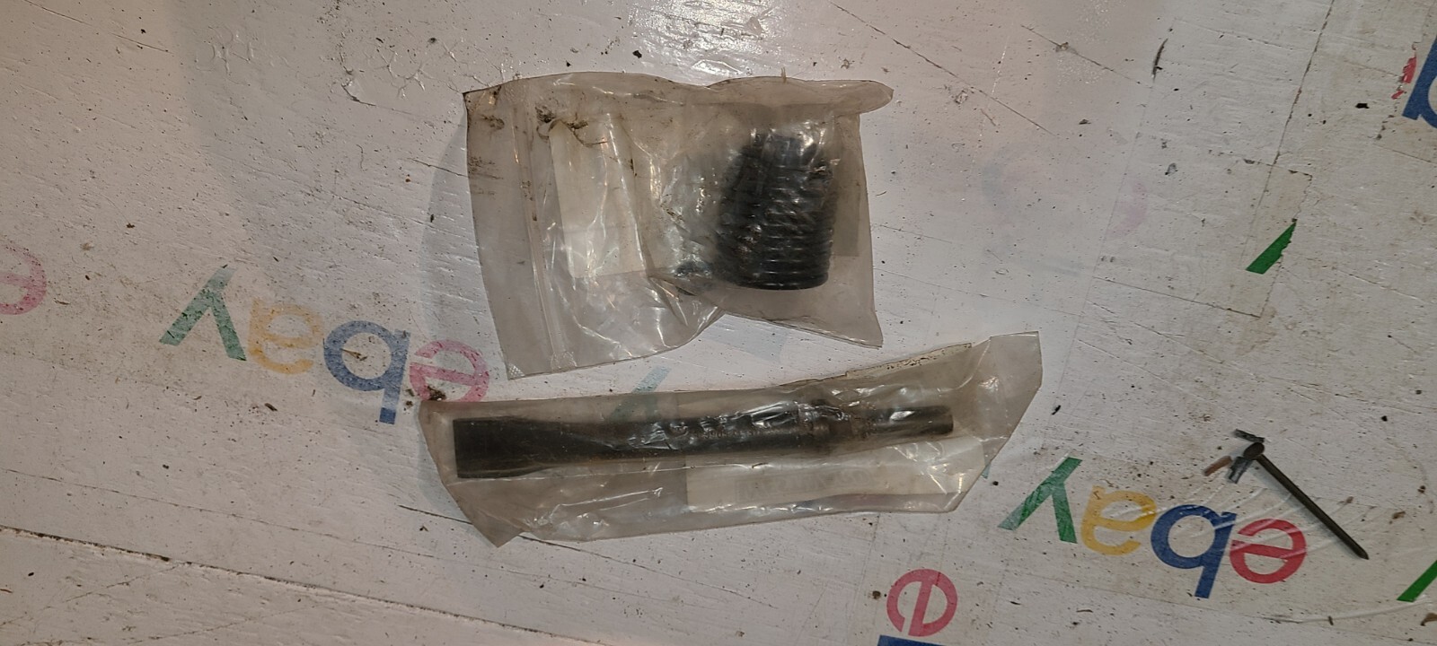 Air chisel with spring westward 4mgy1 and 4mhd7
