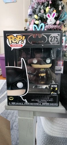 Funko Pop! Vinyl Batman 80th Anniversary Figure with Batarang DC Universe #275