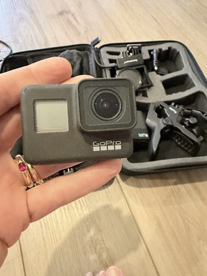 GoPro Hero7 Black  Action Camera with Accessories - Great Condition 