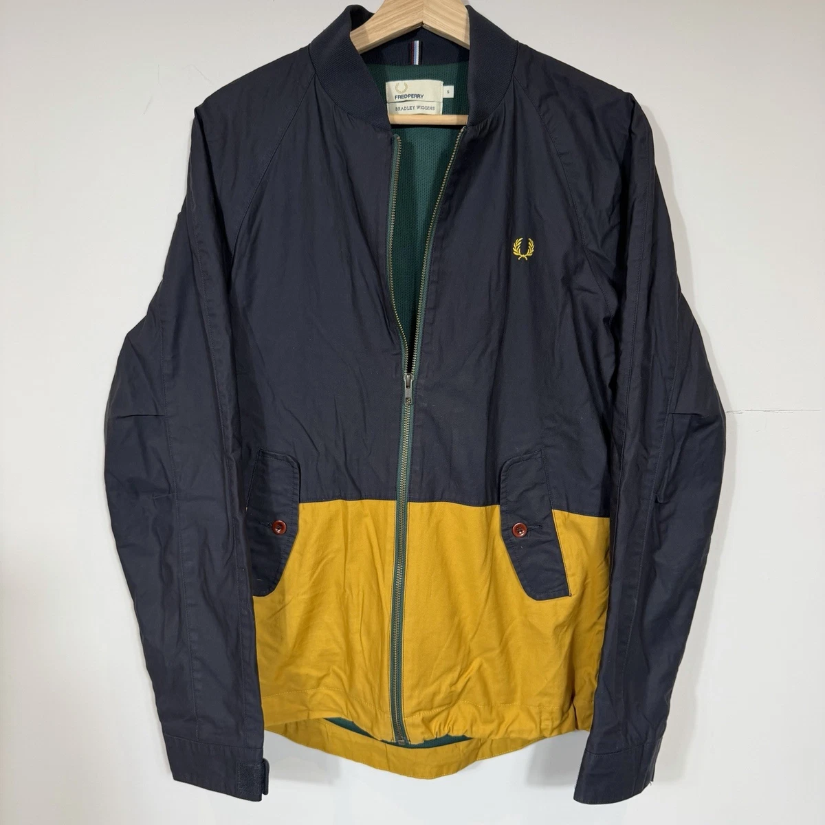 Blouson Bomber Vintage Fred Perry Rembourré - Taille L - Couleur Cerise - Fabriqué En Italie - Occasion Très Bon état