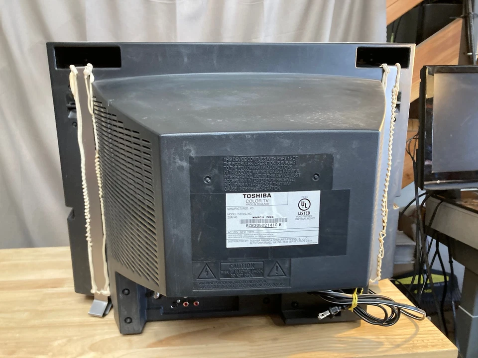 Toshiba 20AF46 20" CRT TV Component S-Video No Remote Retro Gaming Flat READ - Image 2 of 4