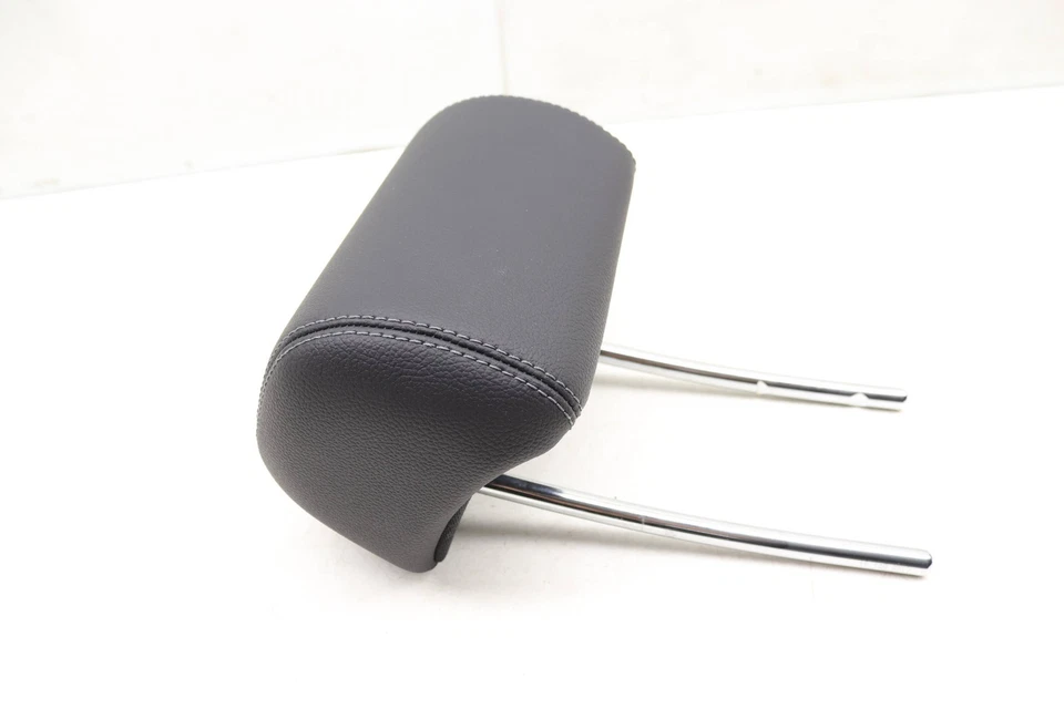 Mercedes-Benz CLA45 AMG 2014-2019 2,0 L - asiento trasero reposacabezas / reposacabezas Foto 2 de 4