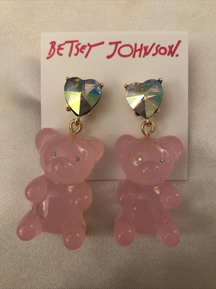 Pendientes colgantes Betsey Johnson de resina rosa oso de goma corazones de cristal nuevos con etiquetas Foto 3 de 4