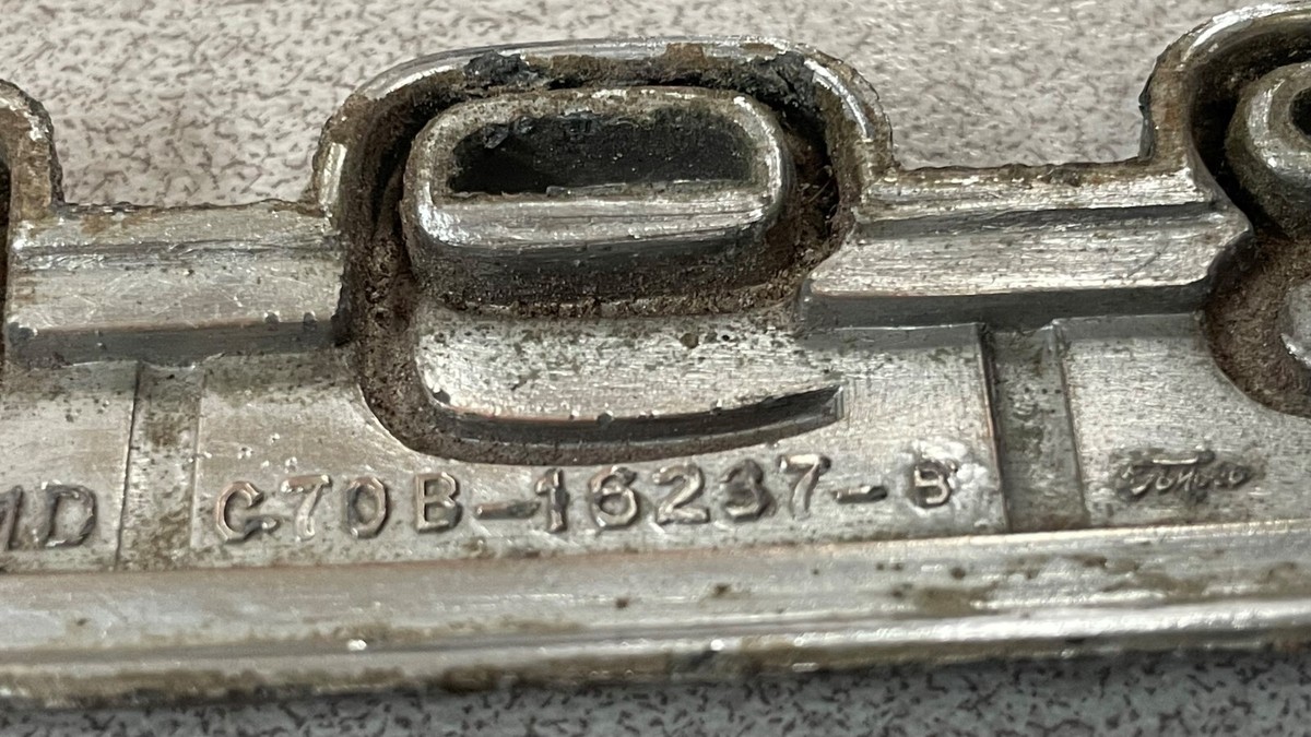 1967-1968 Ford Fairlane 390 OEM Emblem C70B16237B | C70B16237B