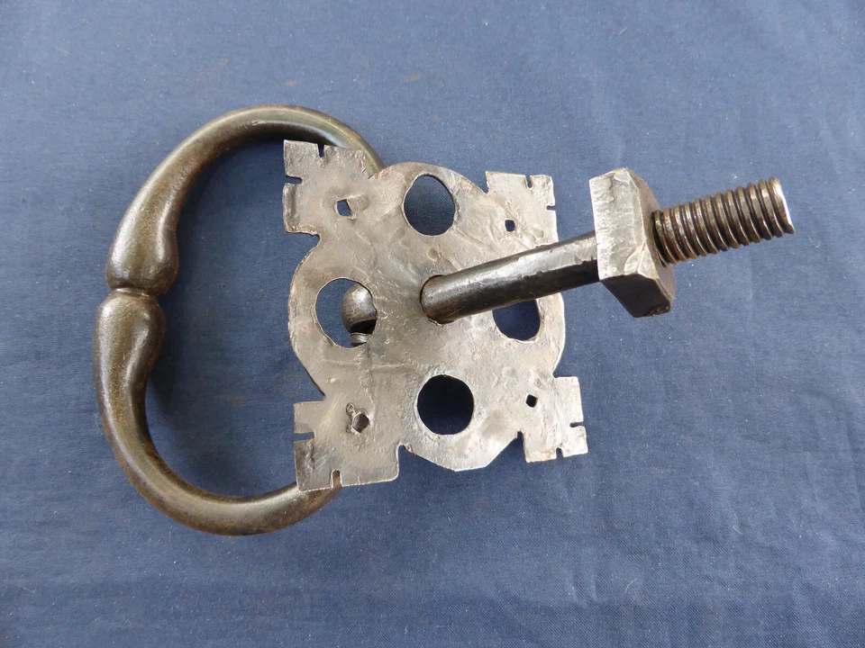 Ancienne Poignée anneau largeur 10,6 cm rosace ouvragée Fer forgé porte - Photo 4/4