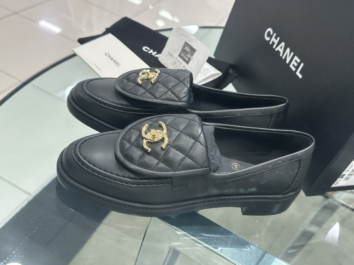 CHANEL Black Quilted Flap Turnlock Gold - Black (G36646X0100094305