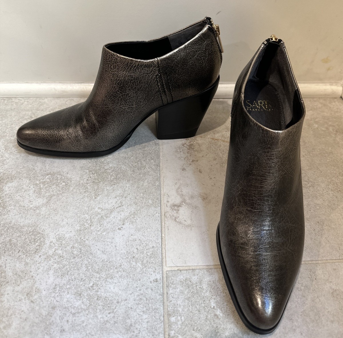 EUC Franco Sarto Women's Silver Gray Pointed Toe Zip Block Heel