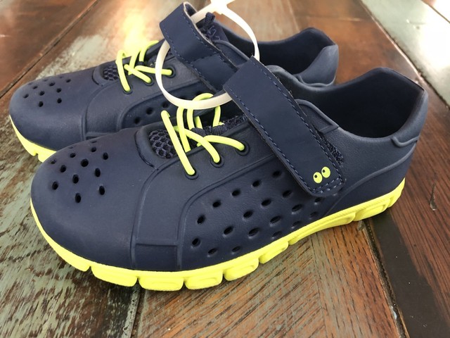 surprize by stride rite land and water shoes