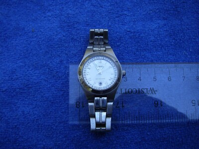 Vintage Ladies FOSSIL BLUE AM-3982 Quartz Watch-White  display picture 2