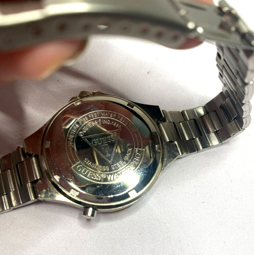 Vintage Used GUESS Men's Wristwatch In Original Case - Picture 11 of 11
