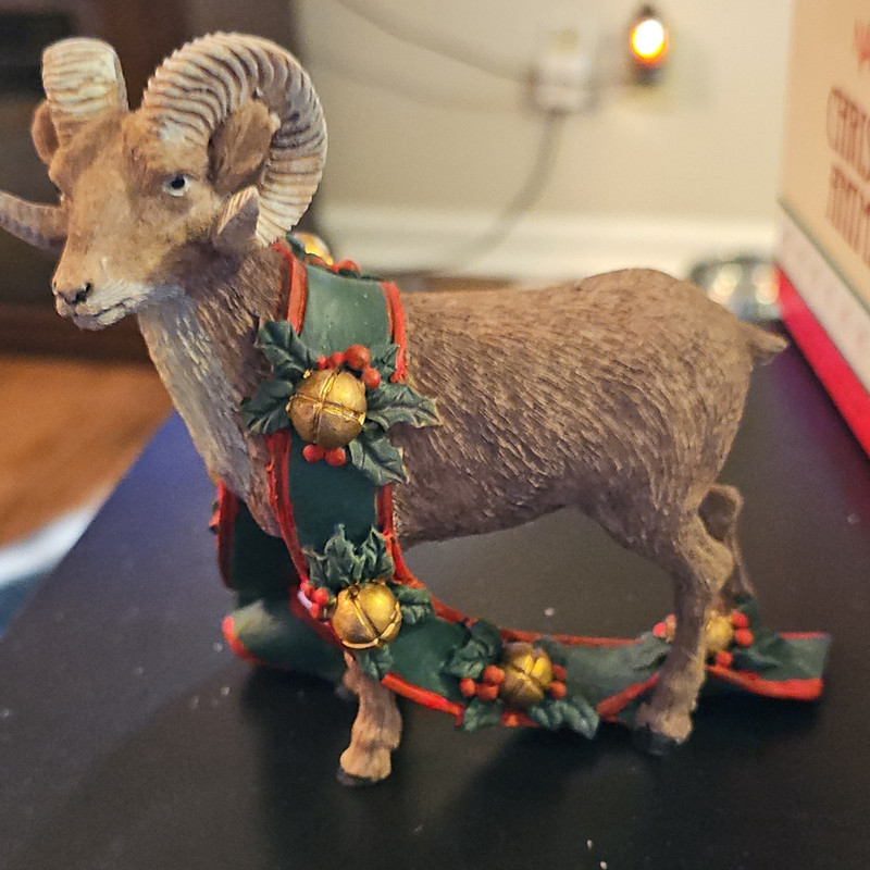 Nanco Christmas Animals Stag Figurine Resin Painted Boxed A15051 1990s