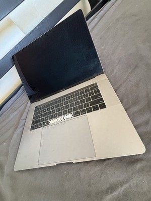 Apple Macbook Pro 15'' (256GB SSD, Intel Core i7 6th Gen.,2.60 GHz, 16GB, AMD...