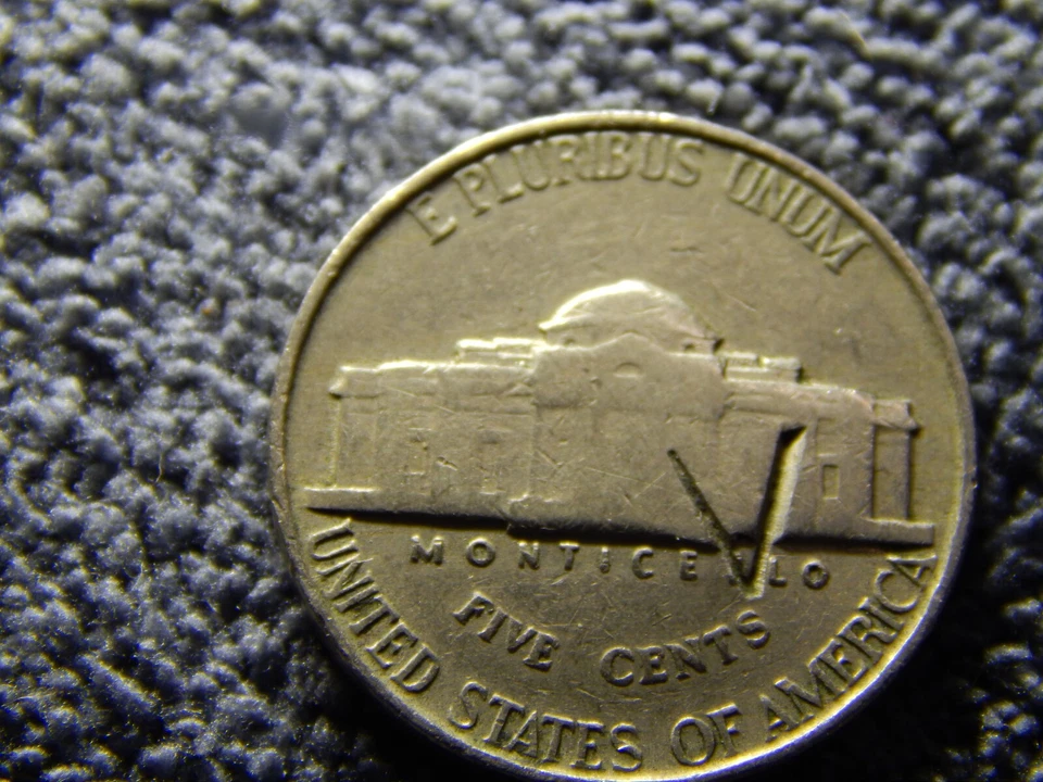 1939 Five Cents Mint Errors Counterstamp Double V strike Both Sides No Mint Mark - Image 4 of 4