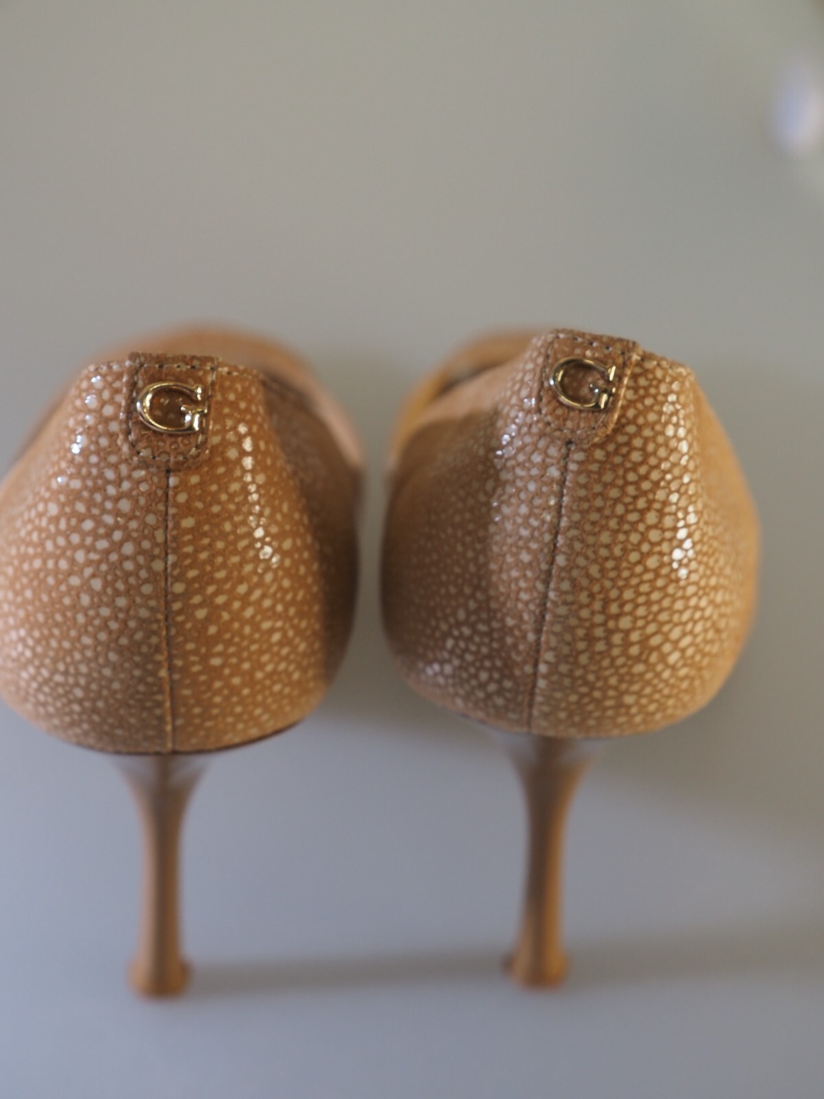 Guess Peep Toe Stilettos Size 7 EU 40 Nude Pre-Owned image 2