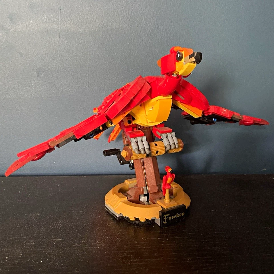 LEGO Harry Potter 76394 Fawkes, Dumbledore's Phoenix, photo 1 of 5