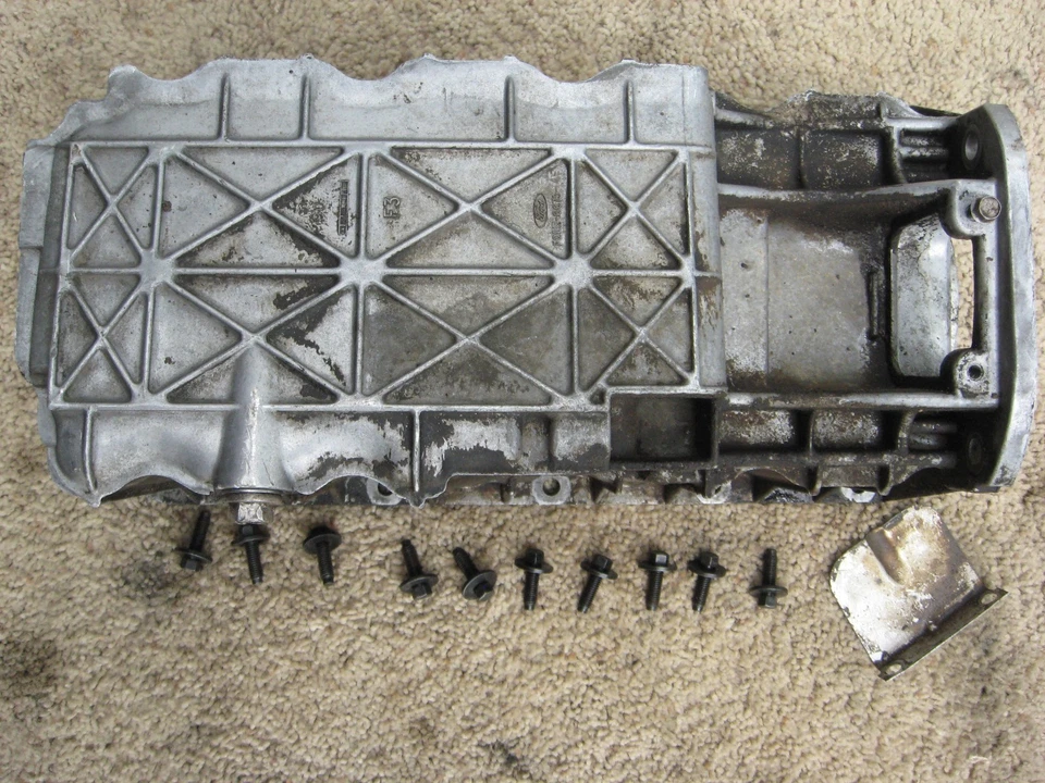 91 92 93 94 FoRD eSCoRT MeRC TRaCeR 1.9L aluminum engine oil pan = F0EE-6675-AE - Image 2 of 4