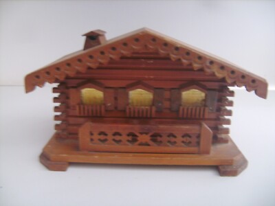 Vintage Zigarettenschachtel aus Holz in Schalform 20,3 cm x 14 cm x 12 cm