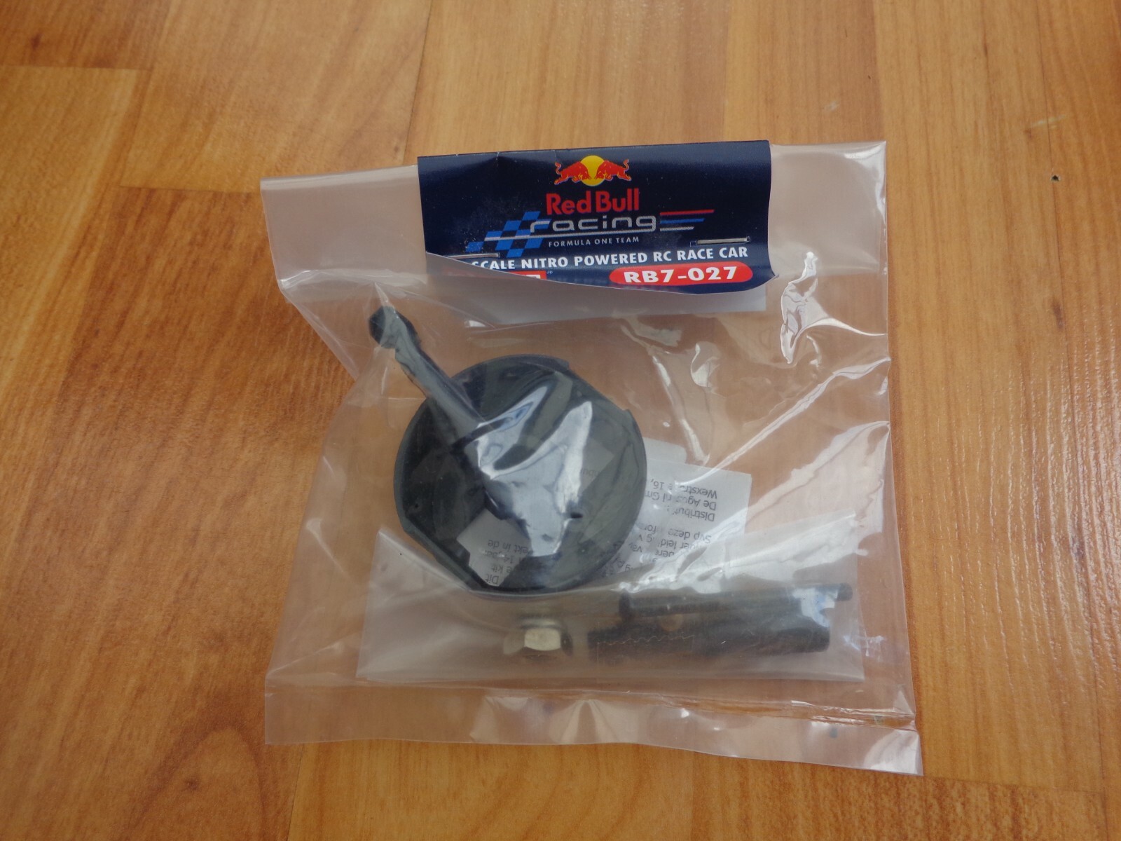 1/7 DEAGOSTINI BUILD RED BULL RACING RB7 F1 RC CAR #27 RIGHT FRONT KNUCKLE ARM