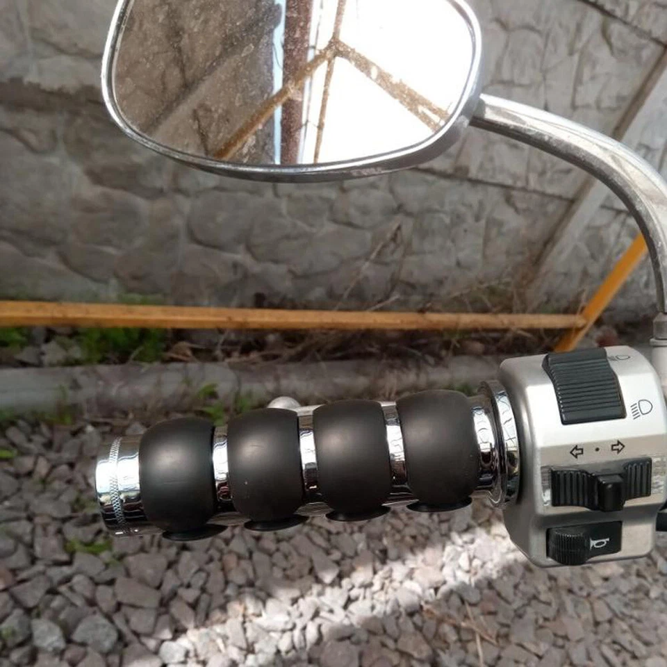 Empuñaduras cromadas para manillar de motocicleta de 1" para Harley Road King Softail personalizadas HG Foto 3 de 4