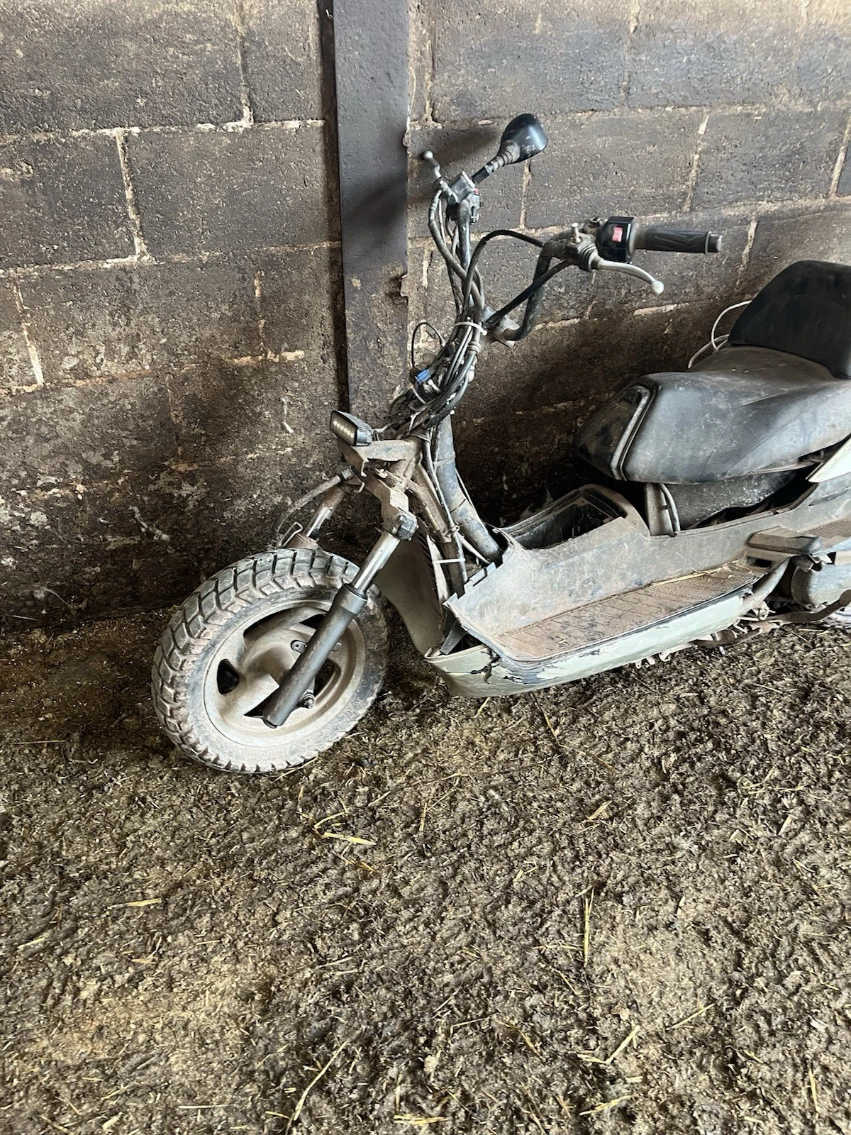 Yamaha Moped Scooter Spares Or Repairs ￼ - Picture 1 of 3