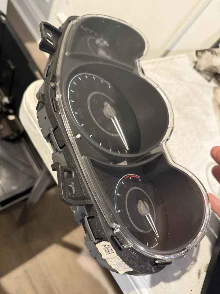 2008-2012 Chevy Malibu Speedometer Gauge Instrument Cluster MILES 124,377 OEM - Image 4 of 4