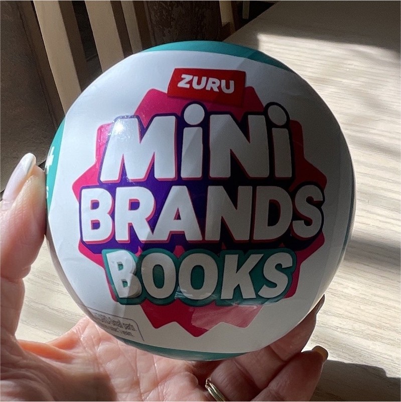 ZURU Mini Brands Books Surprise Ball Mystery Capsule, White Plastic
