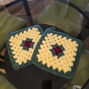 2 Handmade Crochet Pot Holders 8.5" Square Cream w Green Trim Red Flower VTG