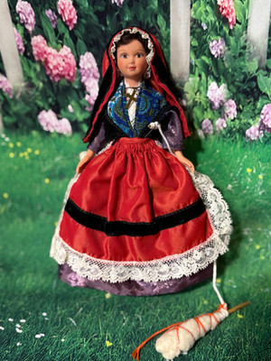 Adopt Me: 8  International Vinyl Doll