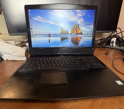 Alienware 17 R5 - i7 Core - WIFI 7 - 32GB - GTX 1070 - 7 TB SSD - Rep Fans/Batt