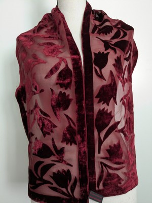  Vintage  Burgundy Red Hand Rolled Tulips Velvet Silk Rayon Oblong Scarf 51x9''