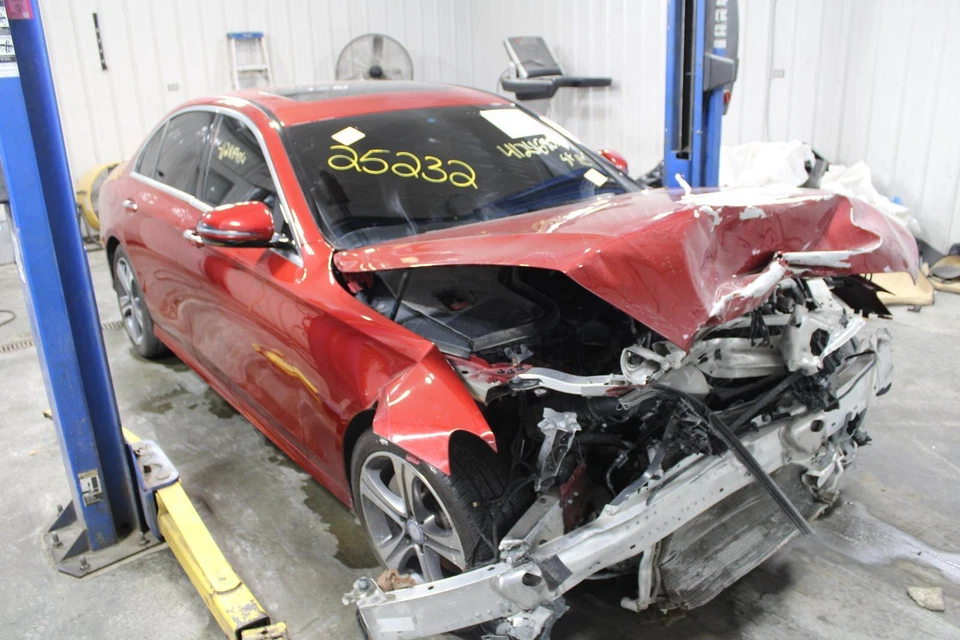 Used Rear Right Door Interior Trim Panel fits: 2017 Mercedes-benz Mercedes e-cla Foto 2 de 4