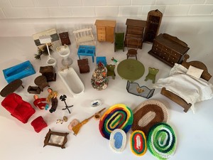 dollhouse pieces