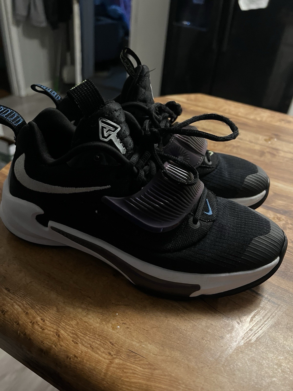 Sneakers Size 5y